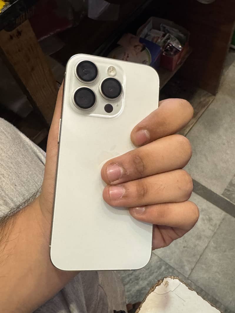Apple iPhone 15 Pro 1