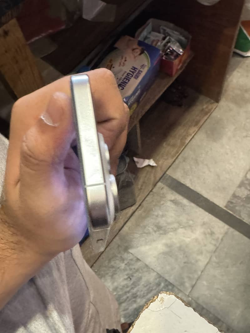 Apple iPhone 15 Pro 6