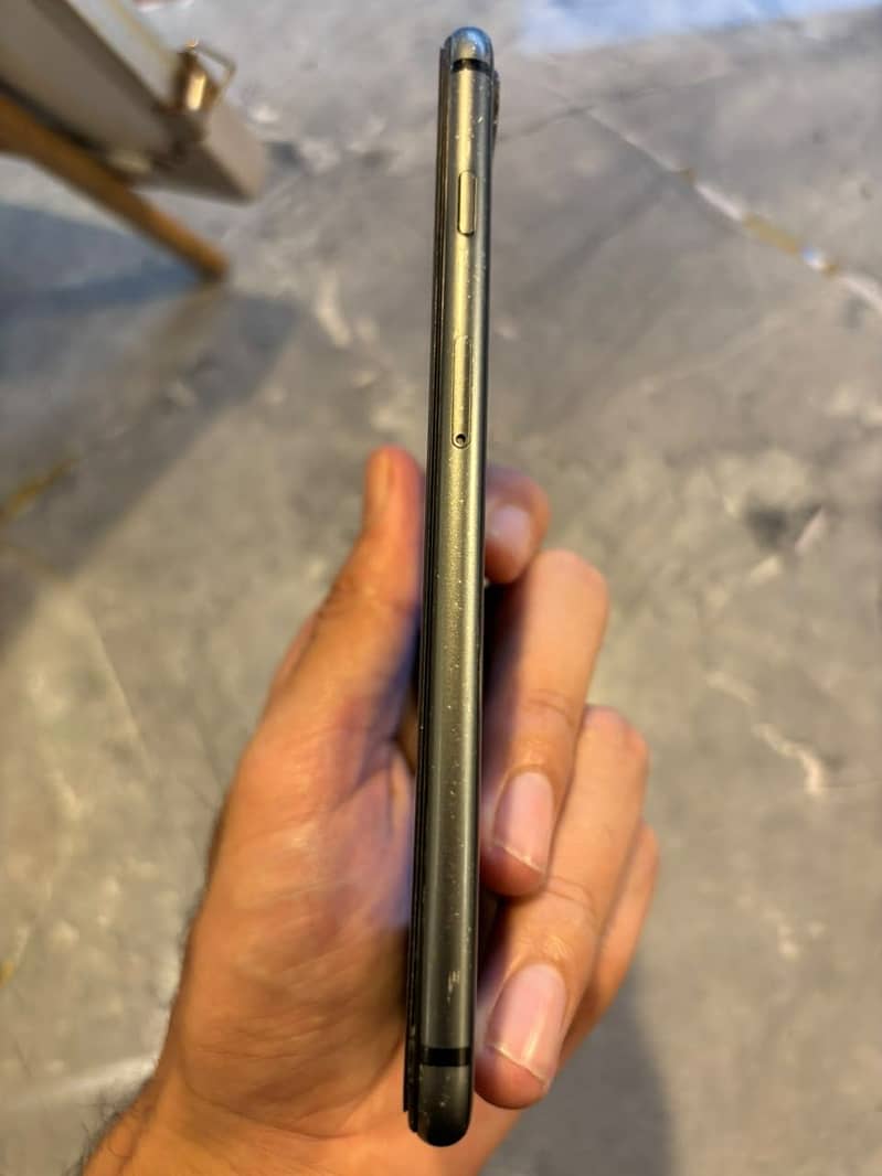 Apple iPhone 8 Plus 0