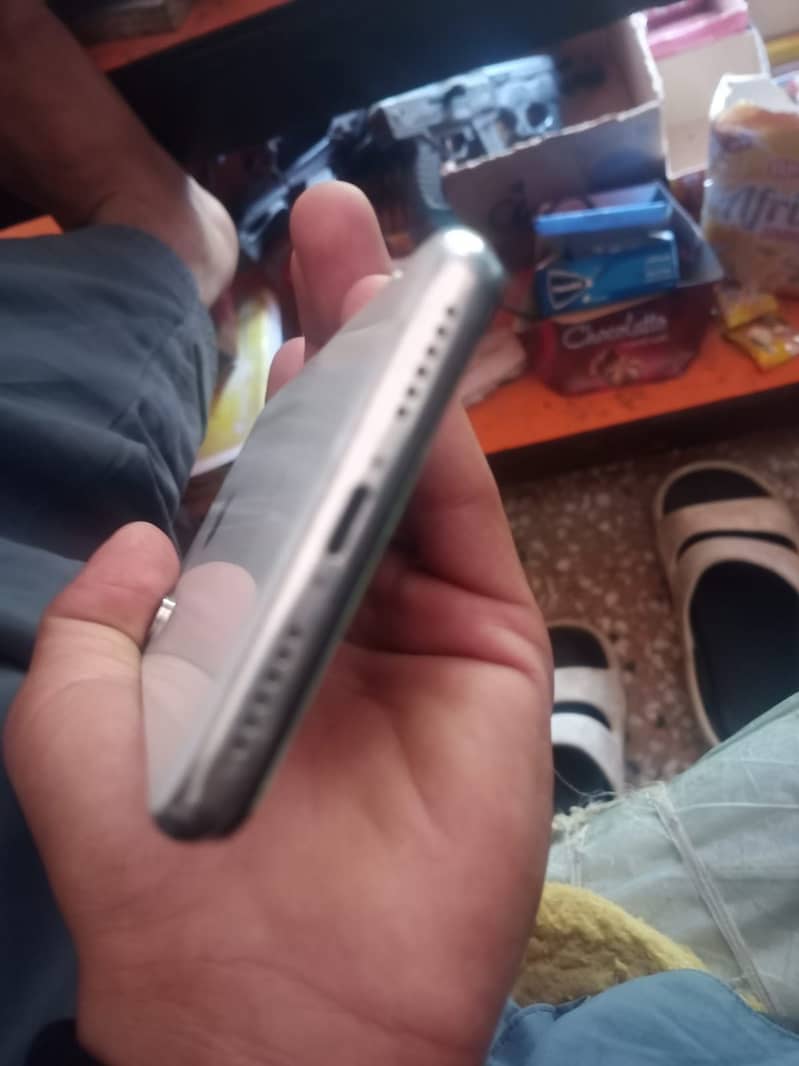 Apple iPhone X 5