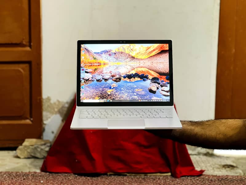 Microsoft Surface Book | 4k | Nvidia Graphics 1