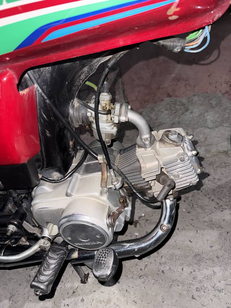 Honda CD70 5