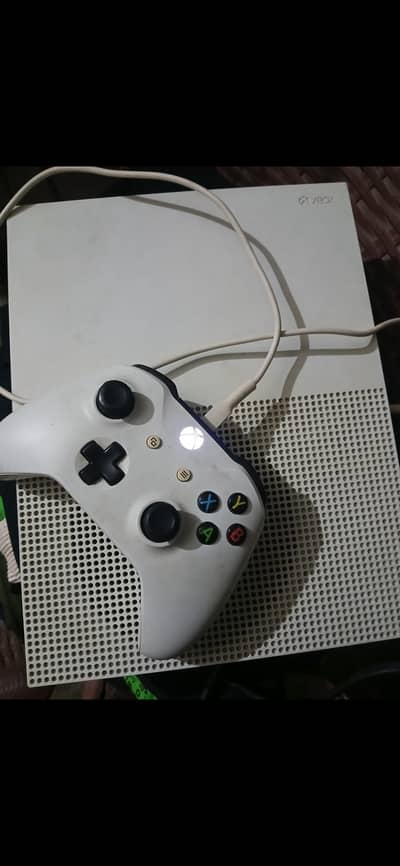 Xbox One S 1Tb 2 consoles 7 Games