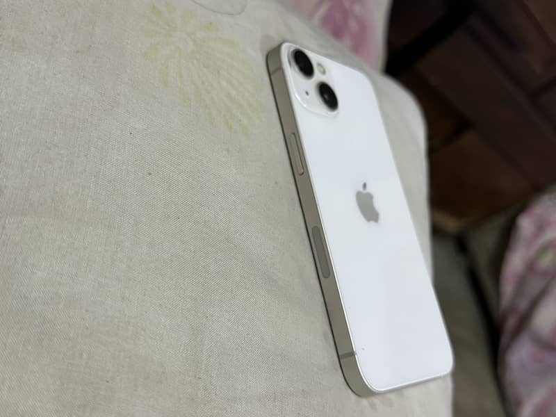 Apple iPhone 13 2
