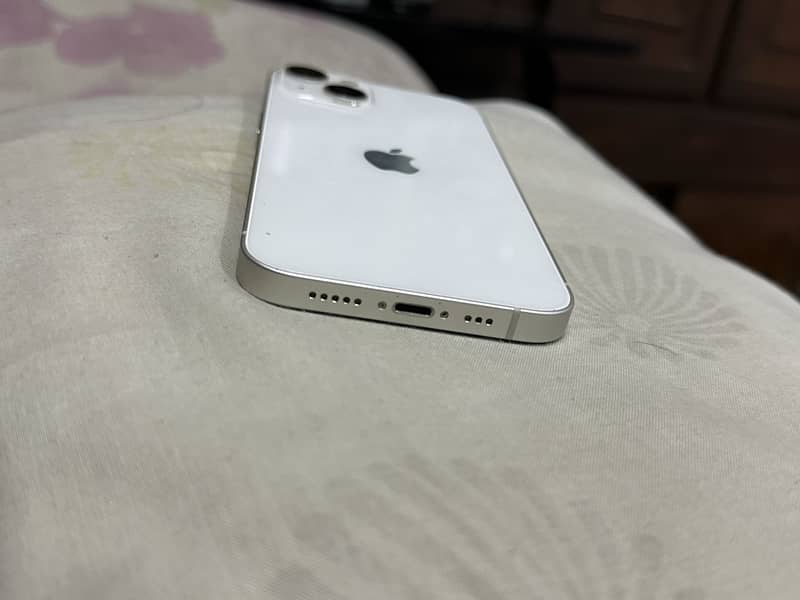 Apple iPhone 13 4