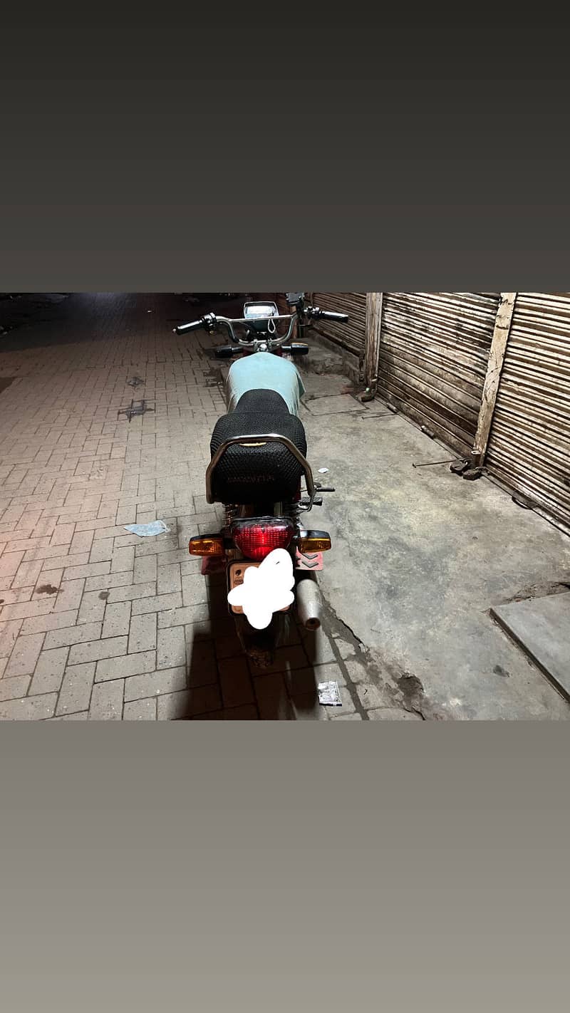 United 70cc 4