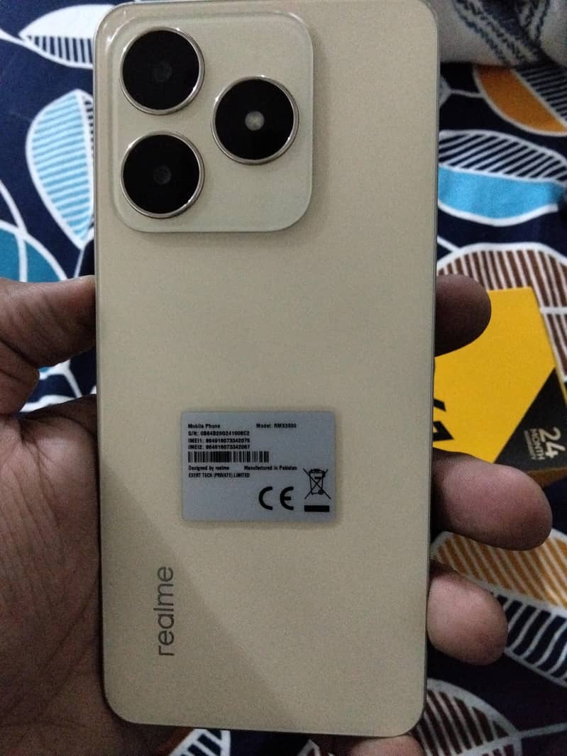 Realme C61 1