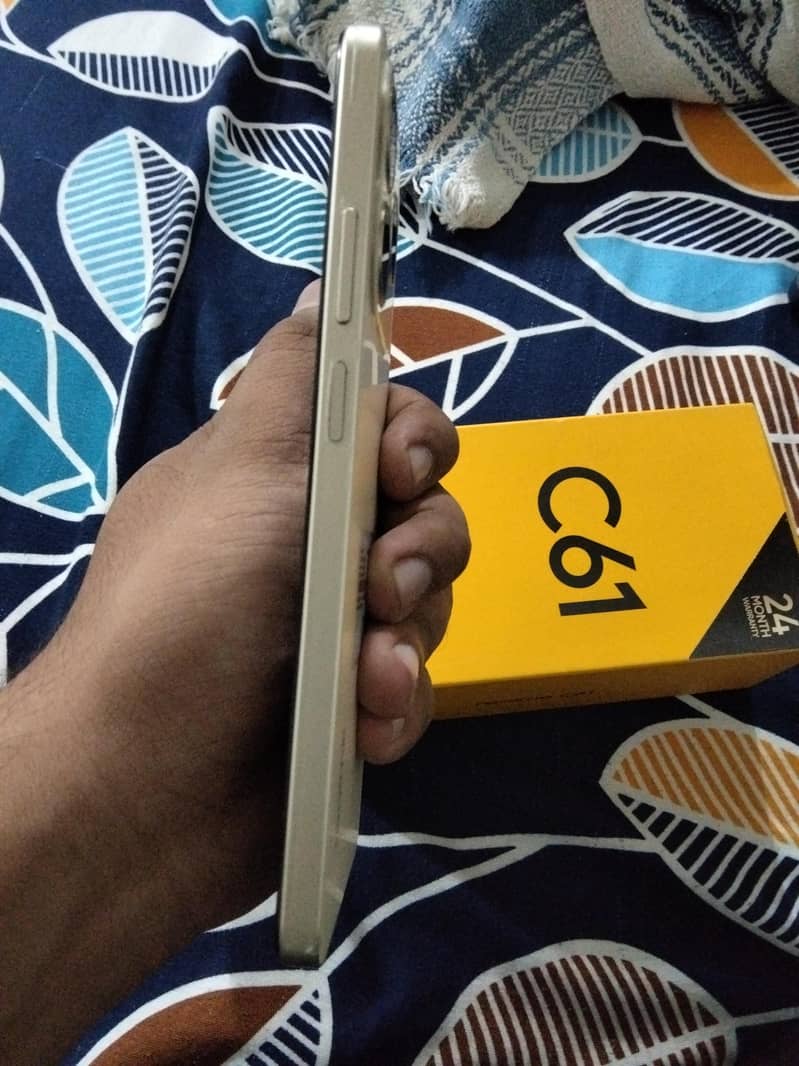 Realme C61 2