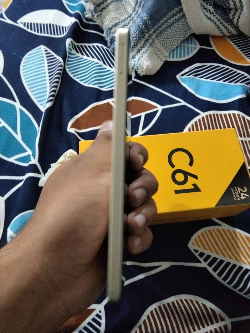 Realme C61 3