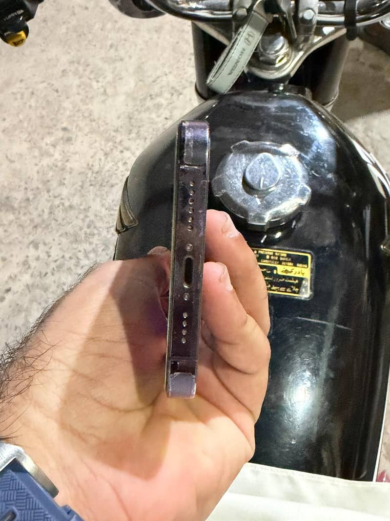 Apple iPhone 14 Pro Max 1