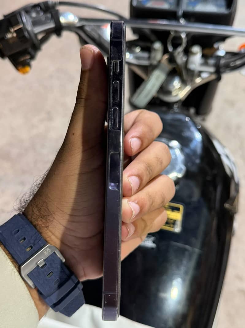 Apple iPhone 14 Pro Max 2