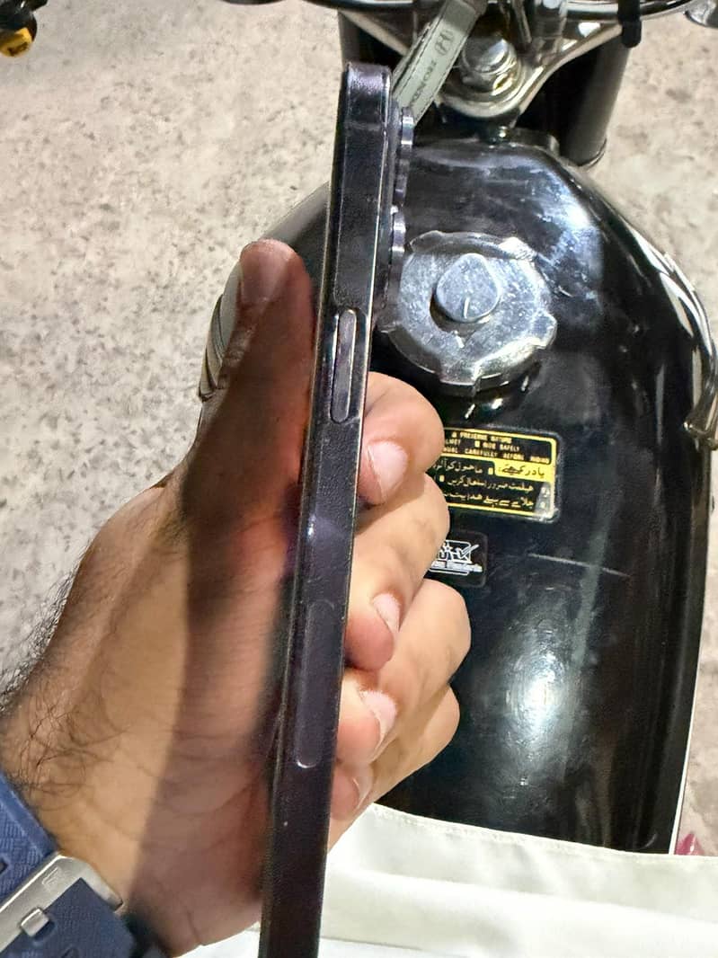 Apple iPhone 14 Pro Max 4