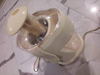 Juicer machine like new