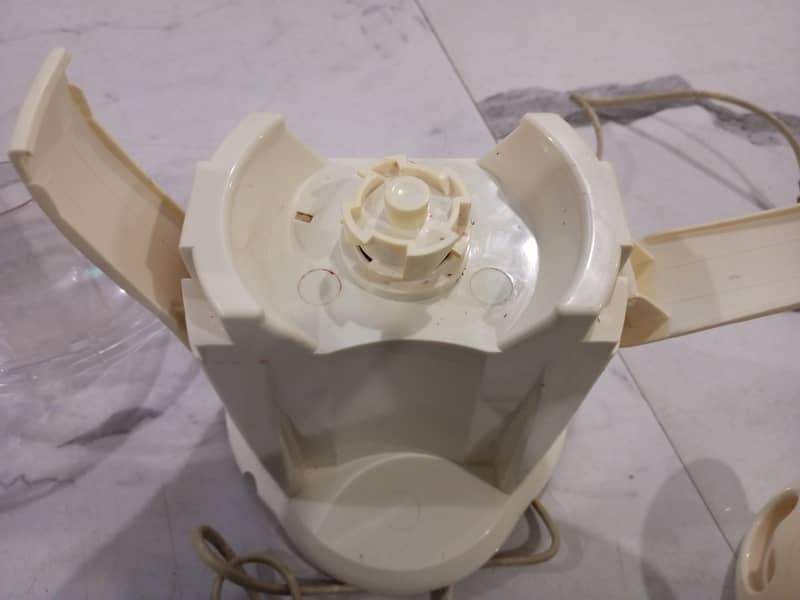 Juicer machine like new 2