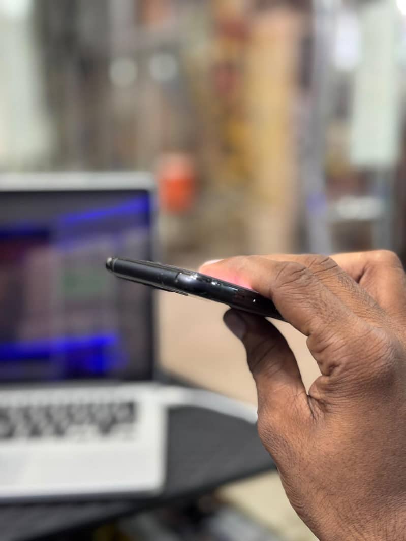 Apple iPhone 11 Pro 1