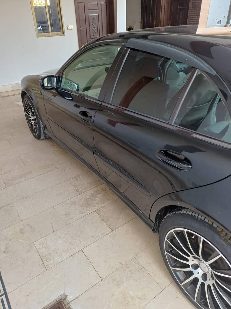 Mercedes E Class 2005 1