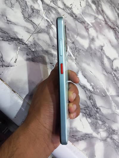 PTA Approved - 4 Months Used - 8 Months Warranty Left - With Box