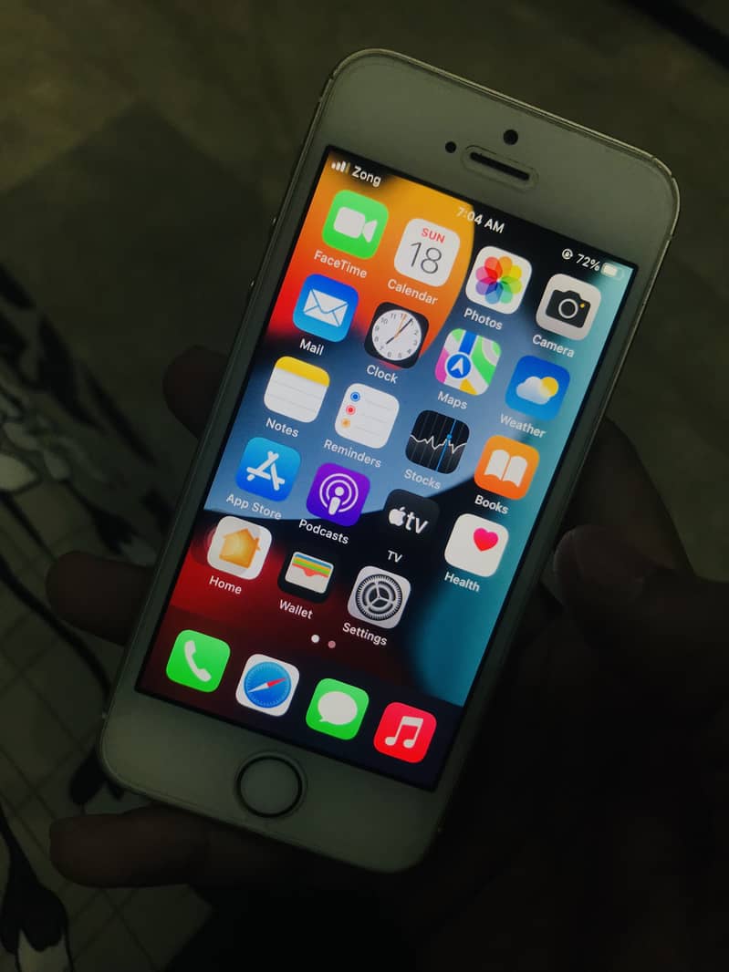 Apple iPhone 5se 0