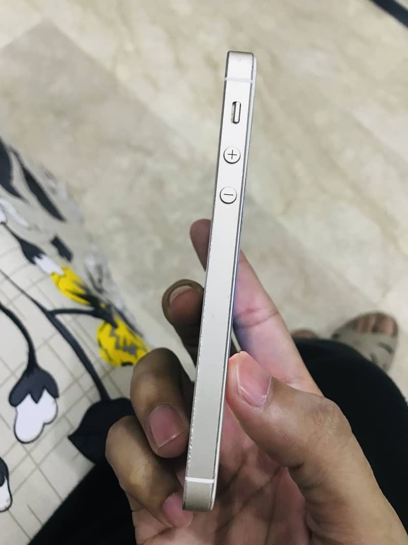 Apple iPhone 5se 2