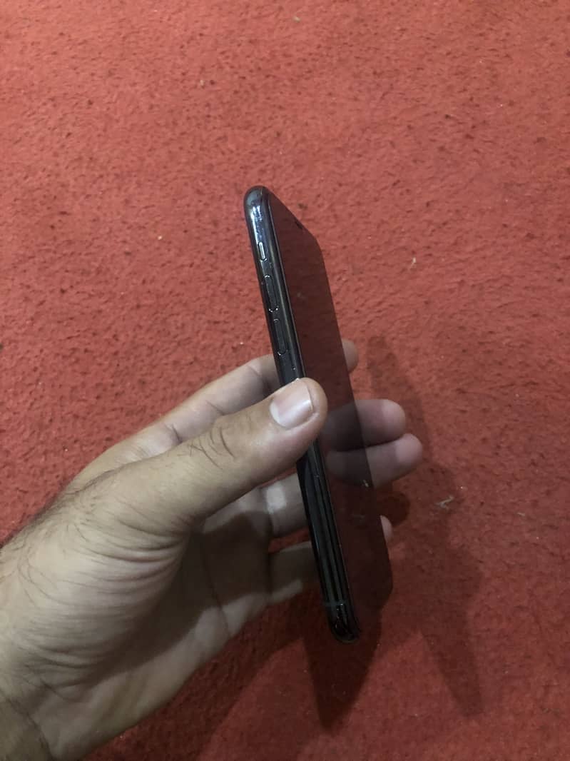 Apple iPhone 11 Pro 0