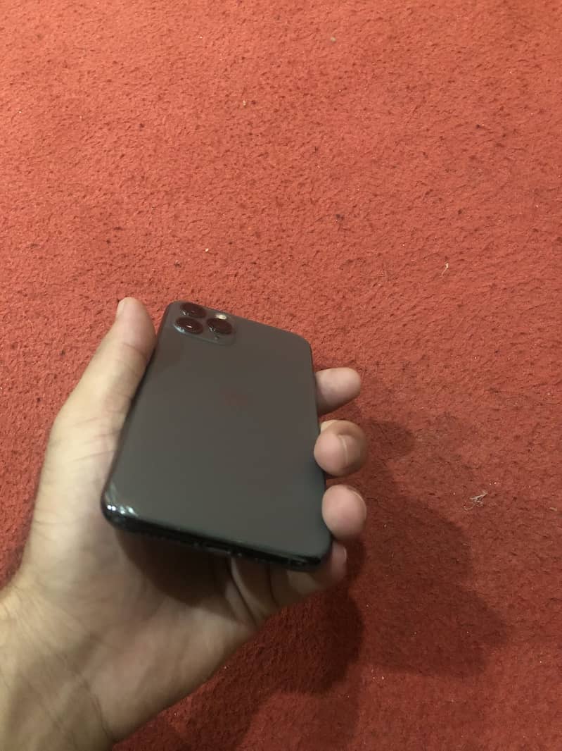 Apple iPhone 11 Pro 2
