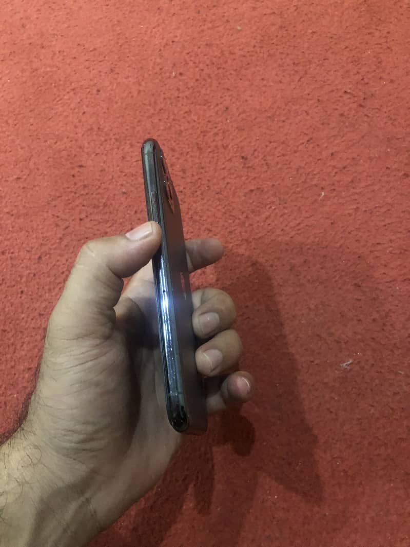 Apple iPhone 11 Pro 5