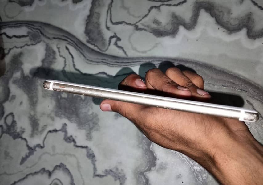 Apple iPhone 7 Plus 6