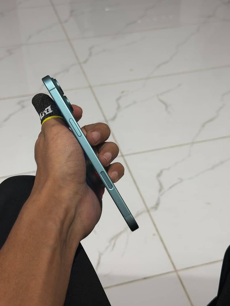 Apple iPhone 16 Plus 2