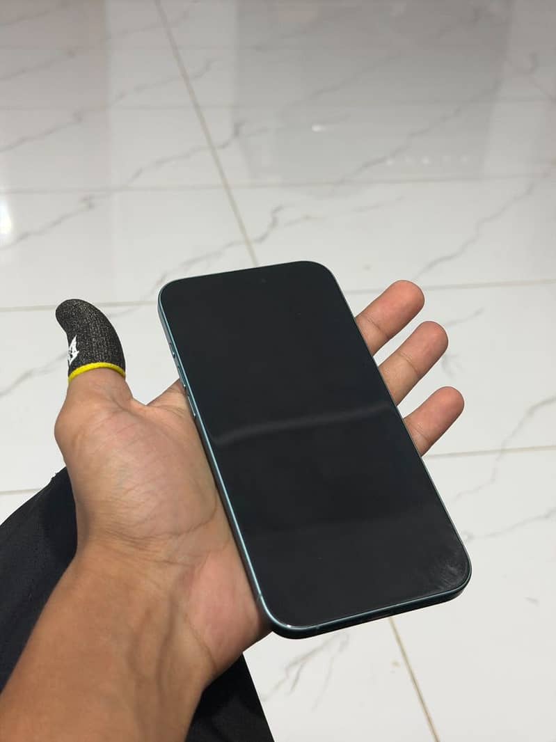 Apple iPhone 16 Plus 4