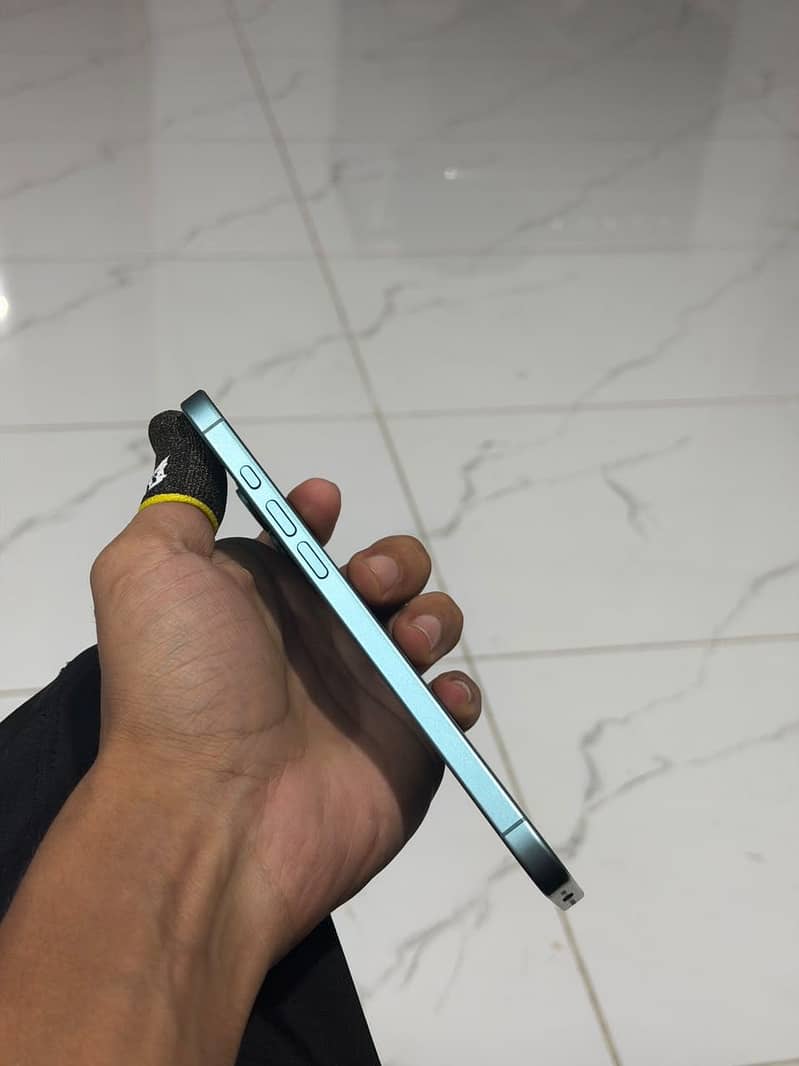 Apple iPhone 16 Plus 5