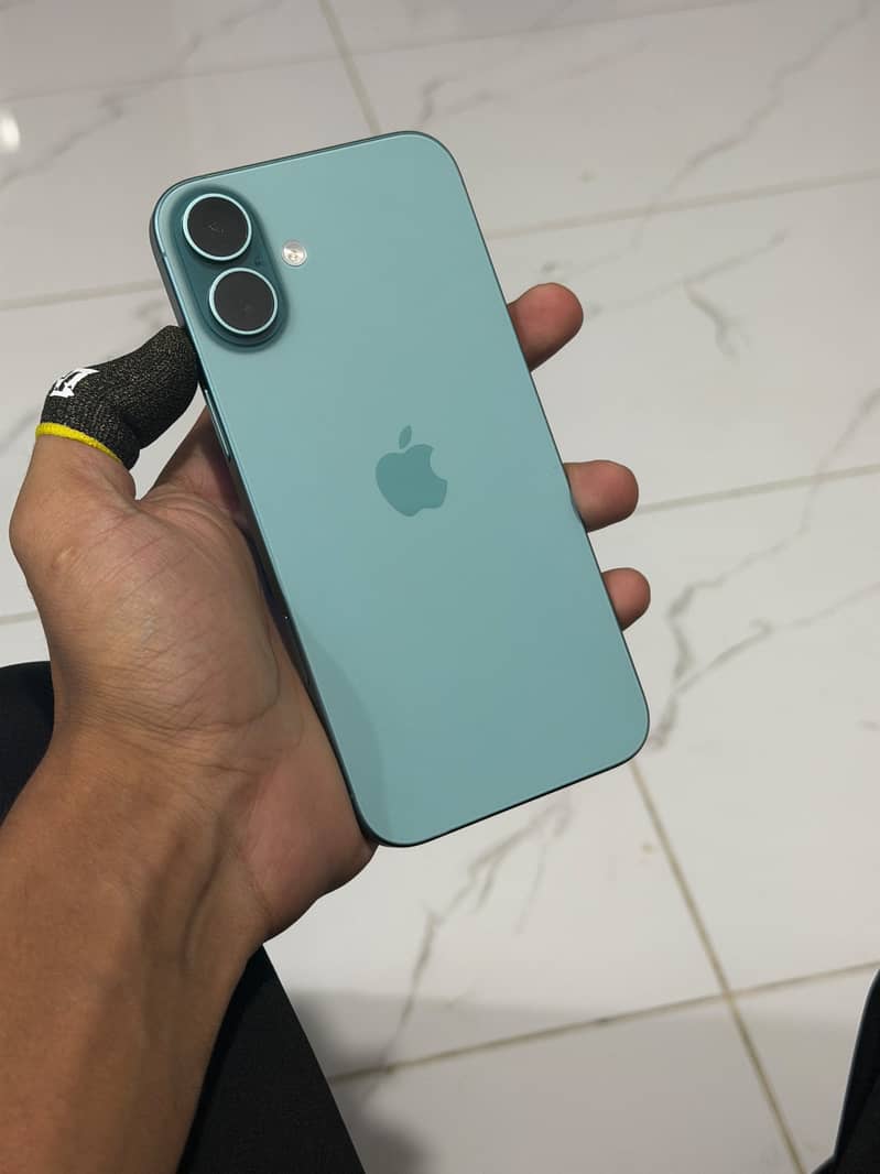 Apple iPhone 16 Plus 7