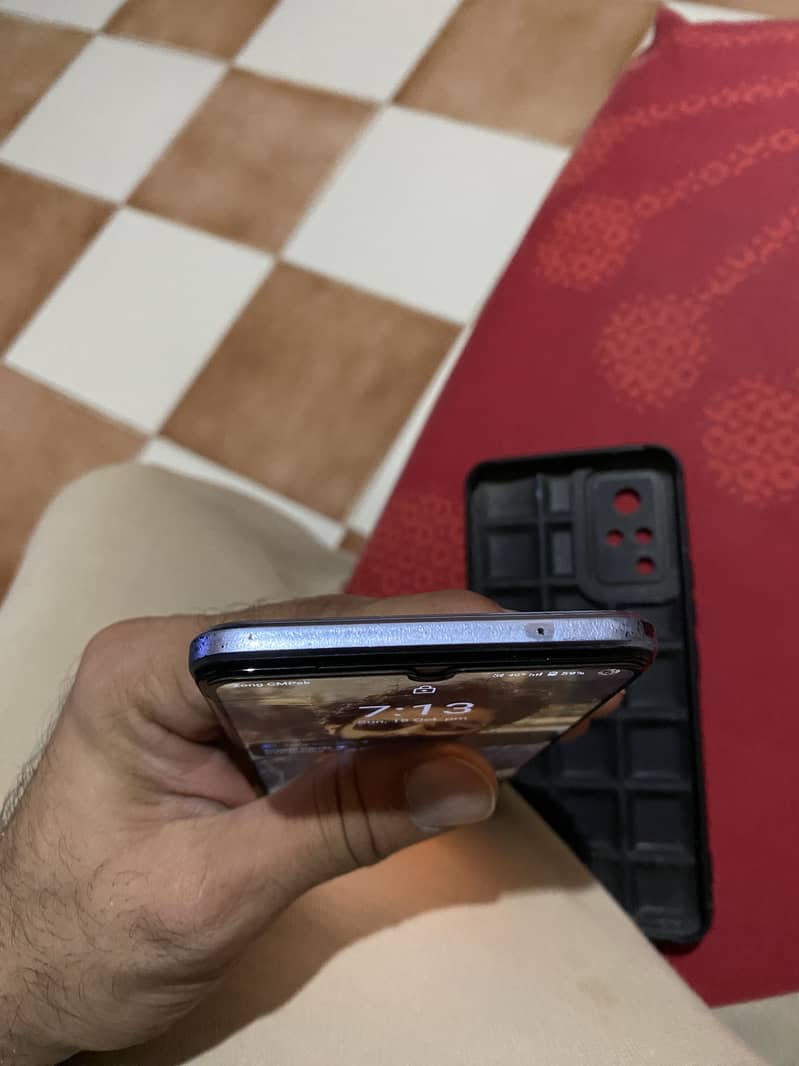 Vivo V21 3