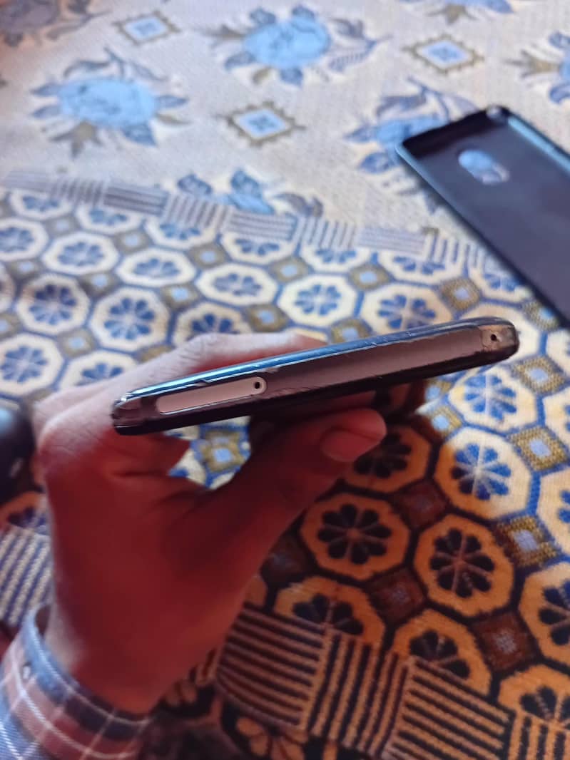 Sharp Aquos Zero 2 7