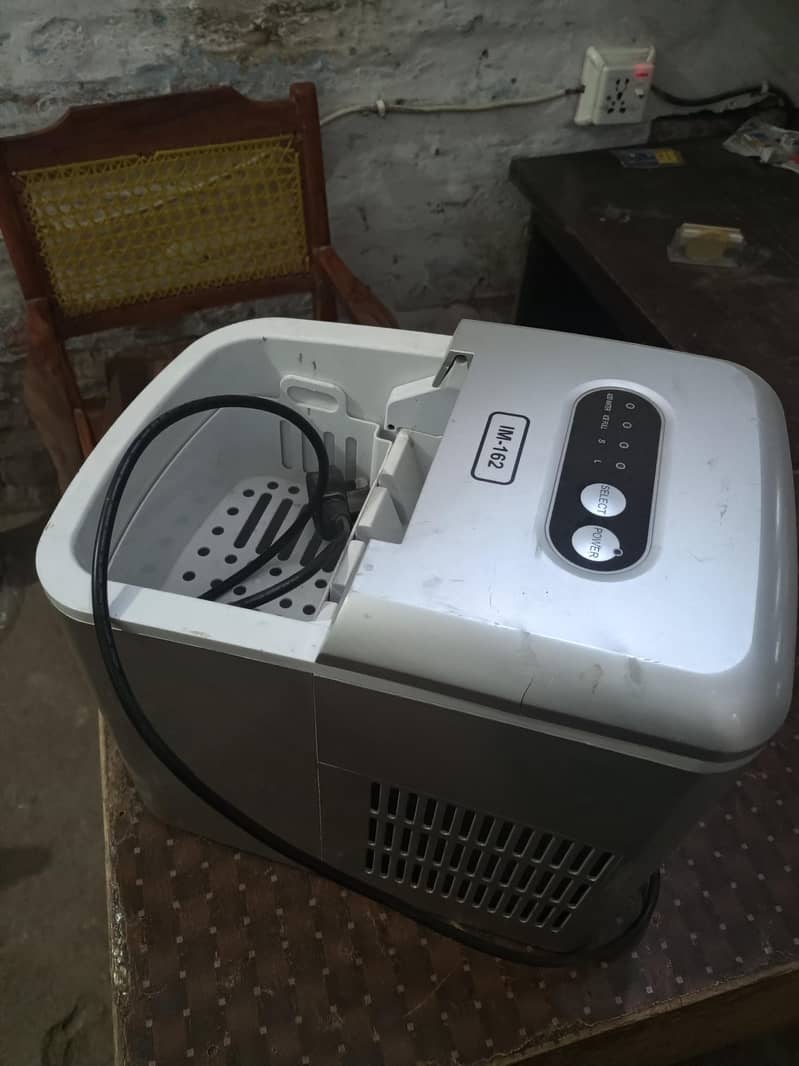 crown ice macker 1