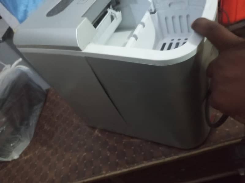 crown ice macker 3