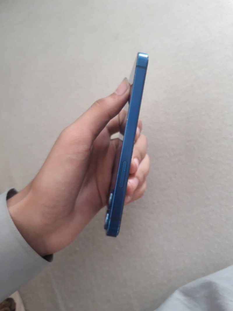 Apple iPhone 12 mini 3