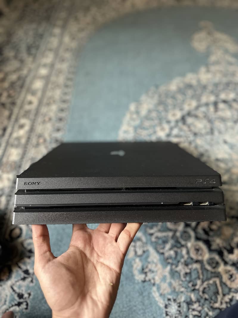 PlayStation 4 Pro 6