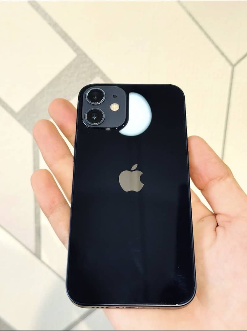 Apple iPhone 12 3