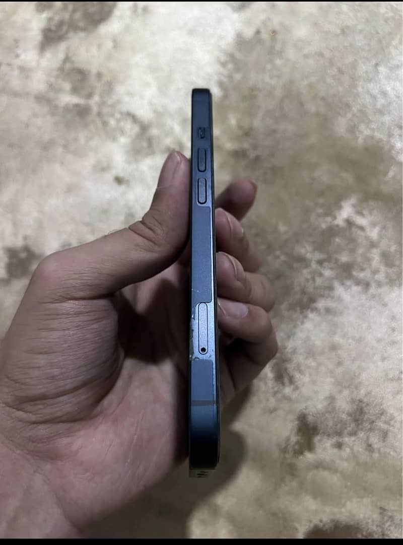Apple iPhone 13 2