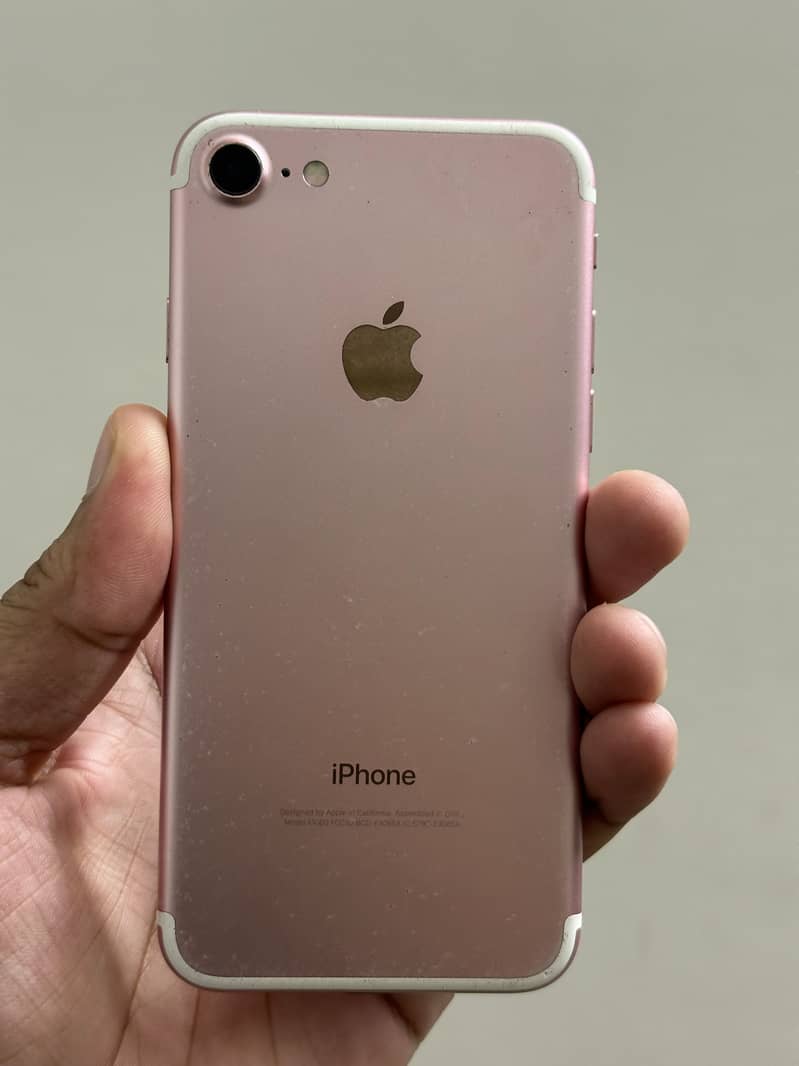 Apple iPhone 7 1