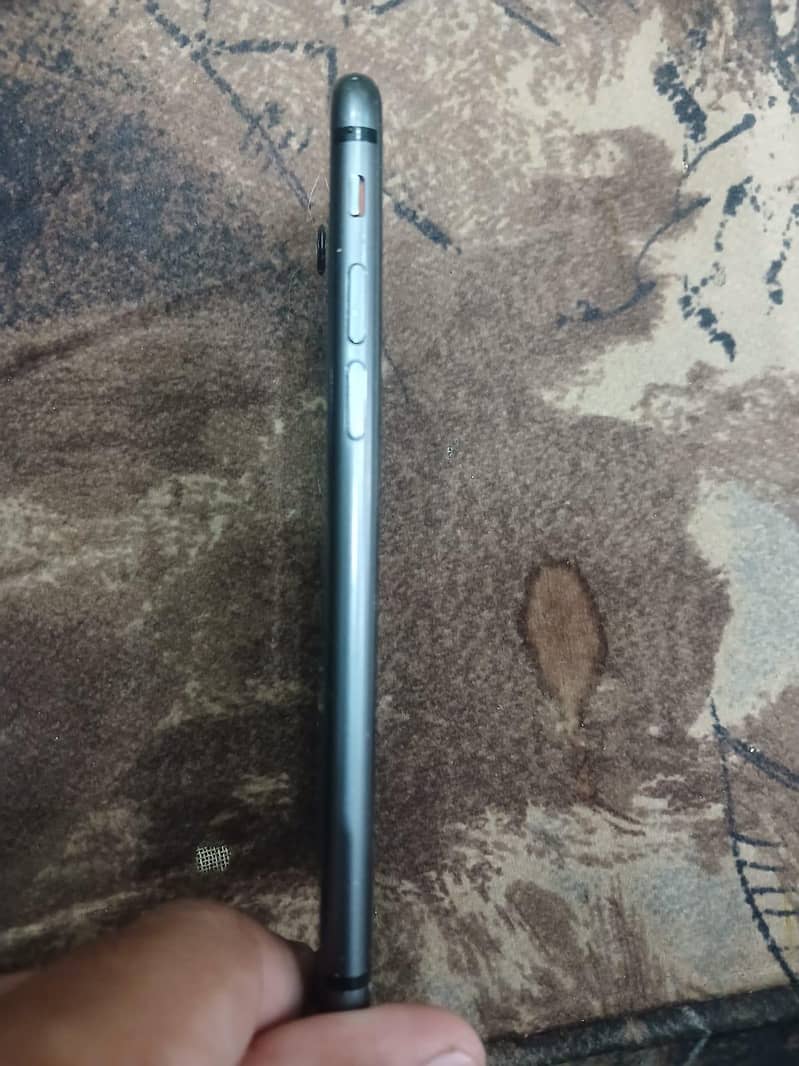 Apple iPhone 8 5