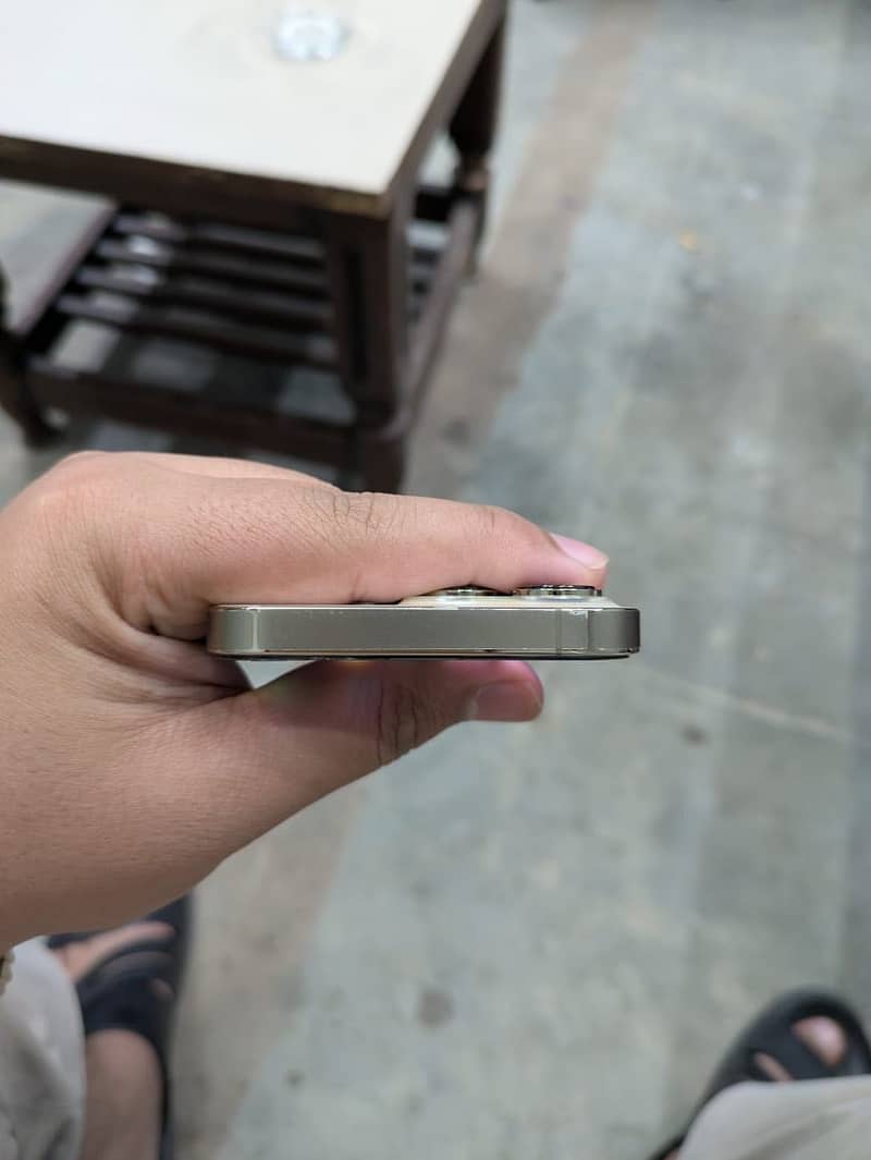 iPhone 13 Pro 4