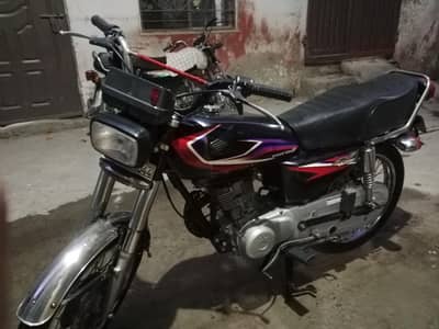 Honda 125 black
