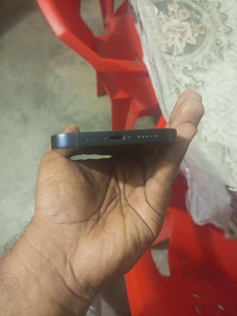 Apple iPhone 13 1
