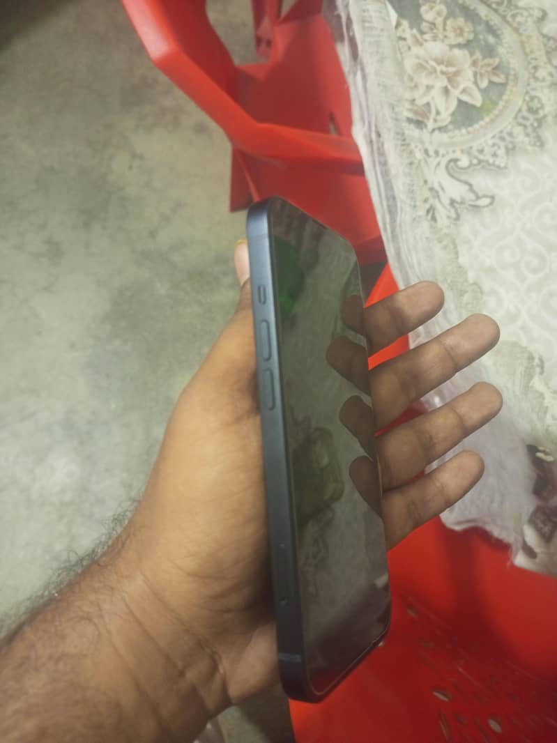 Apple iPhone 13 2