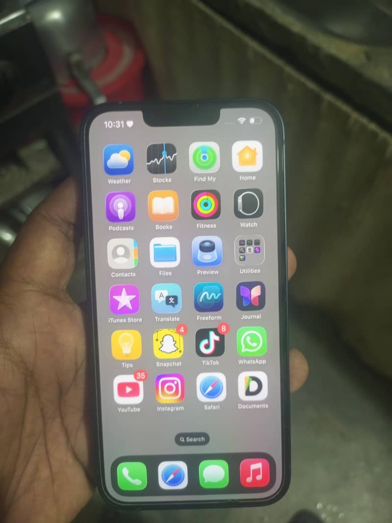 Apple iPhone 13 5