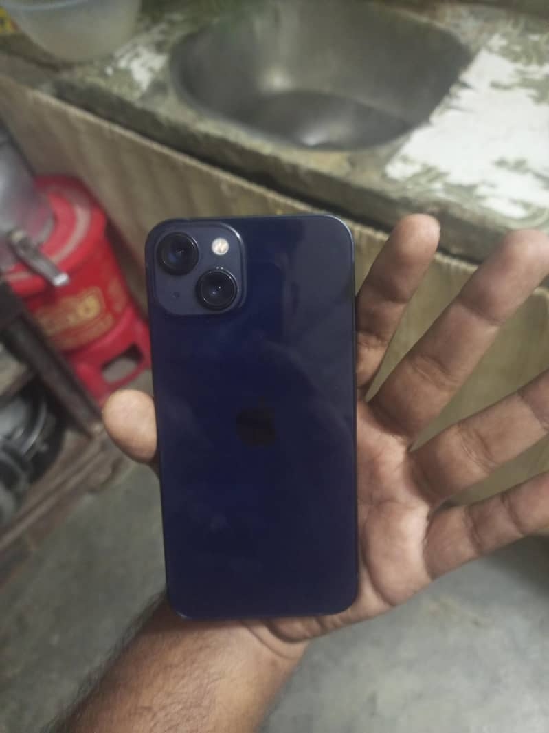 Apple iPhone 13 8