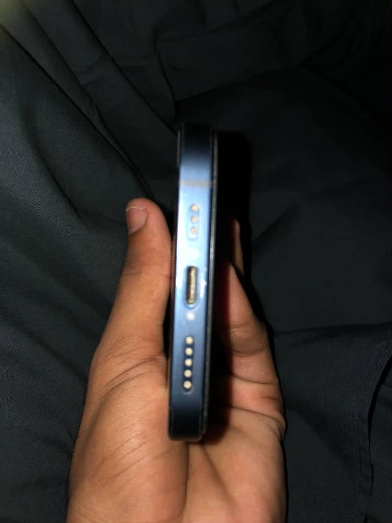 Apple iPhone 12 2