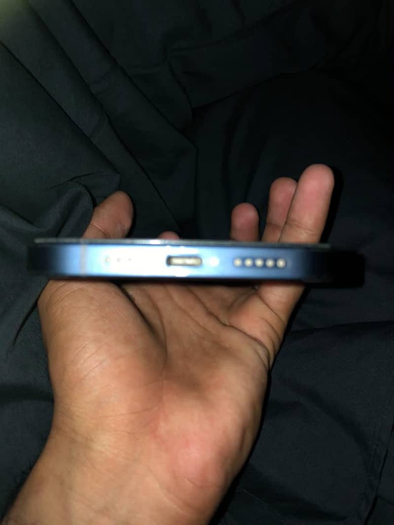 Apple iPhone 12 3