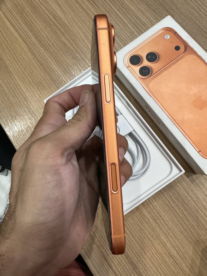Apple iPhone 17 Pro Max 3